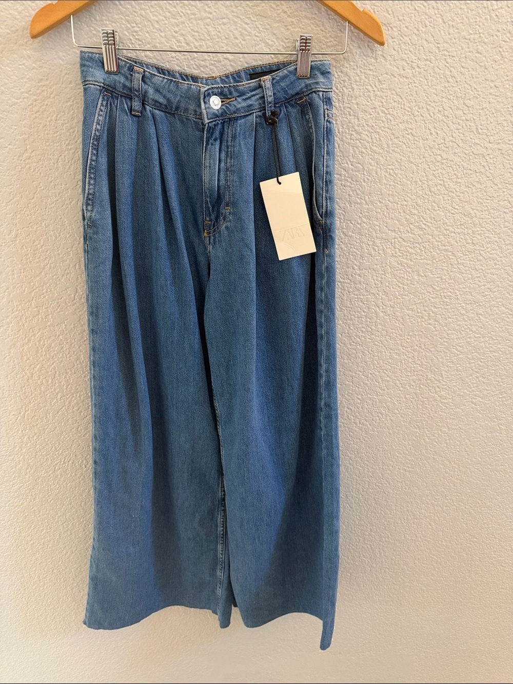 Zara Blue High Waist Frayed Hem Wide Leg Jeans Size 0 Raw Edge Denim - Picture 3 of 7